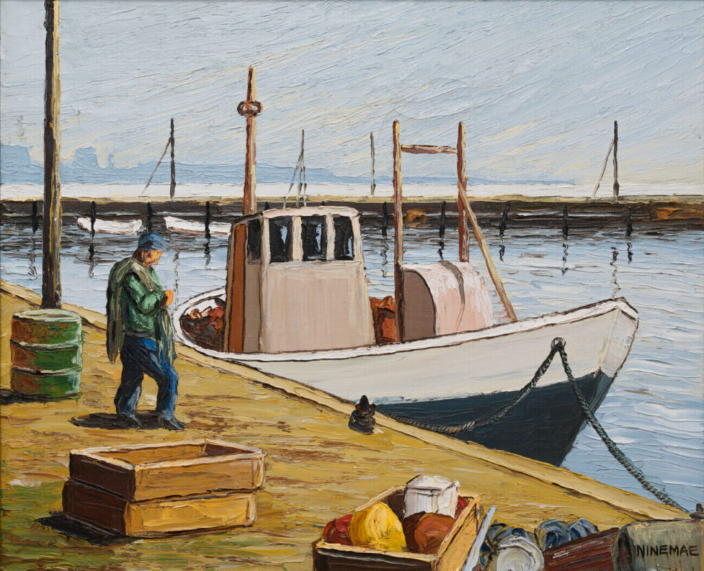 Boris Ninemäe 1950. aastate õlimaal, millel taamal uduvines linnasiluett erksavärvilises kalasadamas, kus ankrus üks kalapaat ja kaldal kalakastide ja muu mudru vahel võrguga mees. Linus Art Gallery.